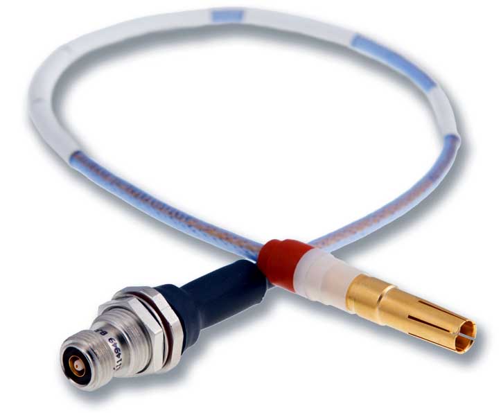 Plug-in-Busverbinder und Buchse