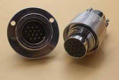 Elektrischer Stecker und Kabelbaum